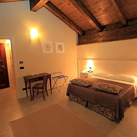 Della Ceramica Hotel 3*
